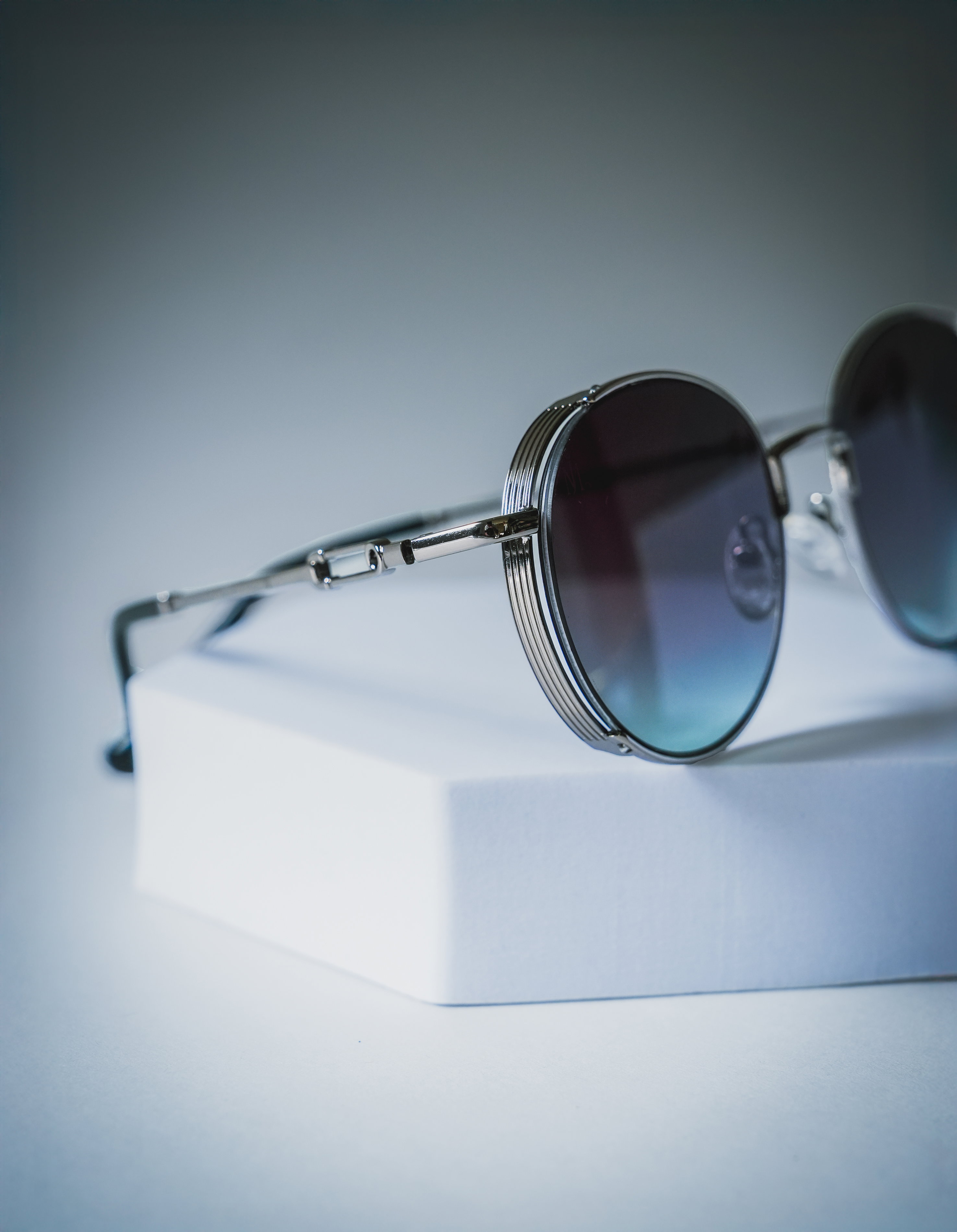 Sunglasses & Eyewear Store