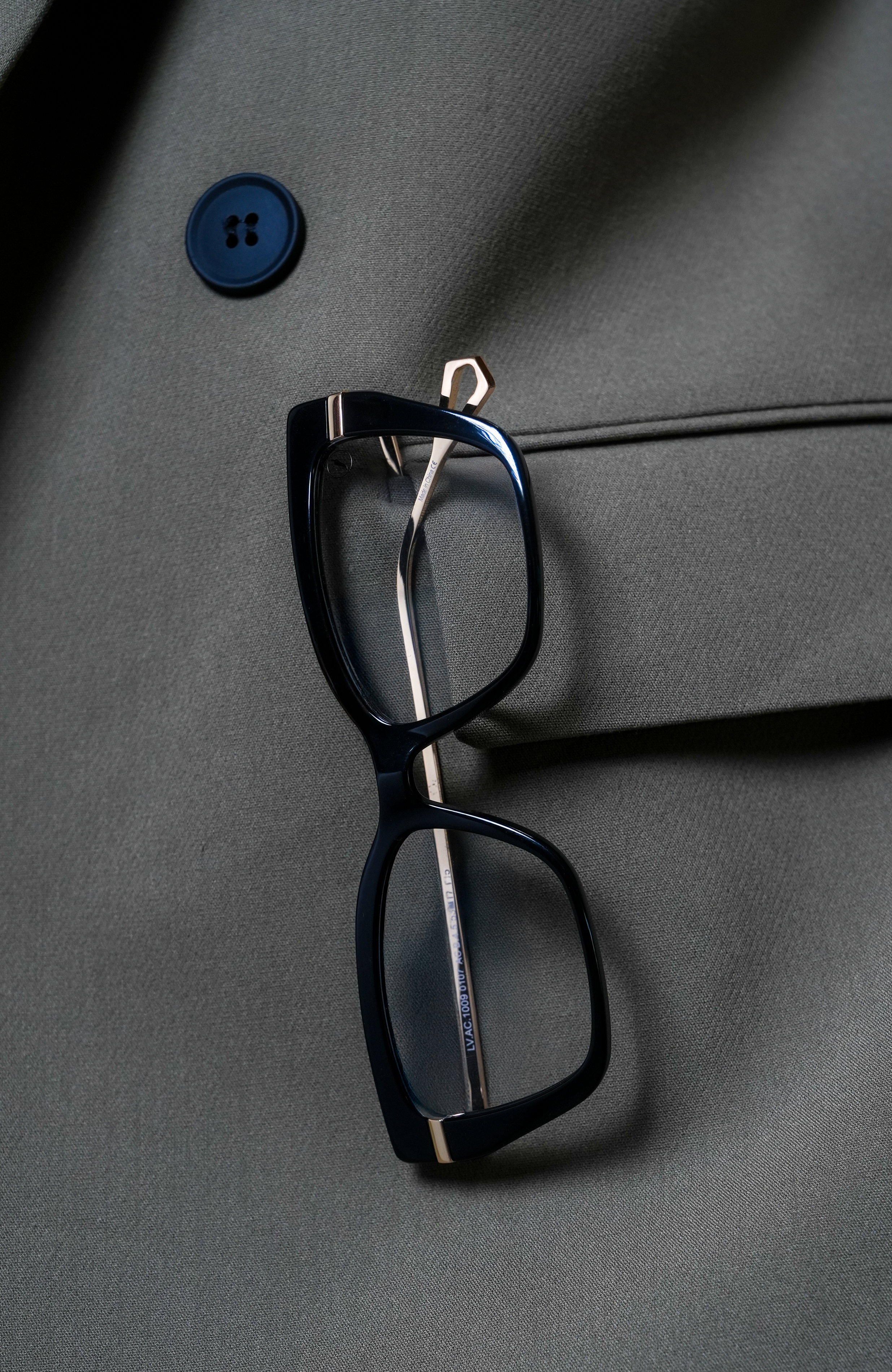 Sunglasses & Eyewear Store