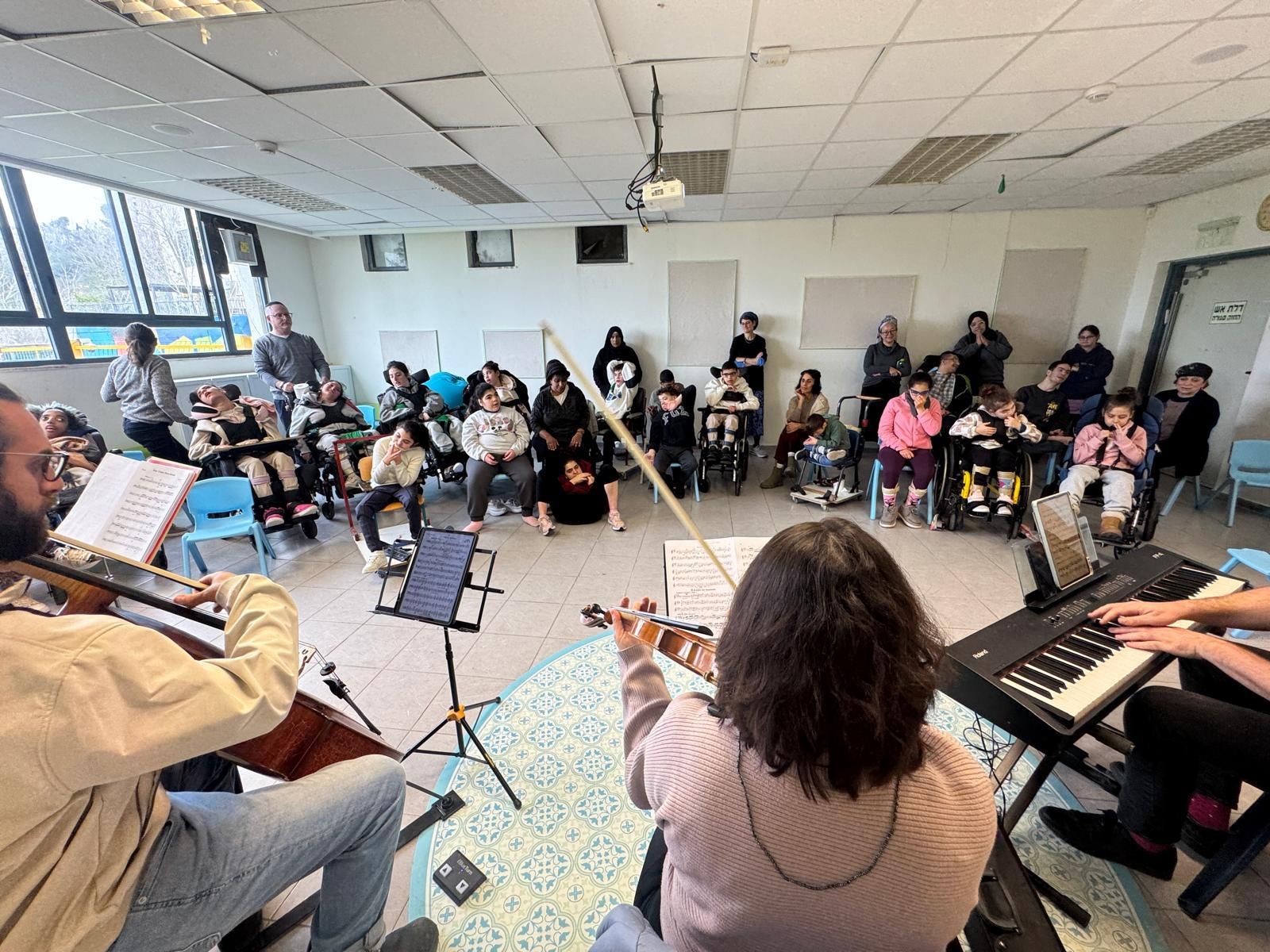 קונצרט לגעת במוזיקה