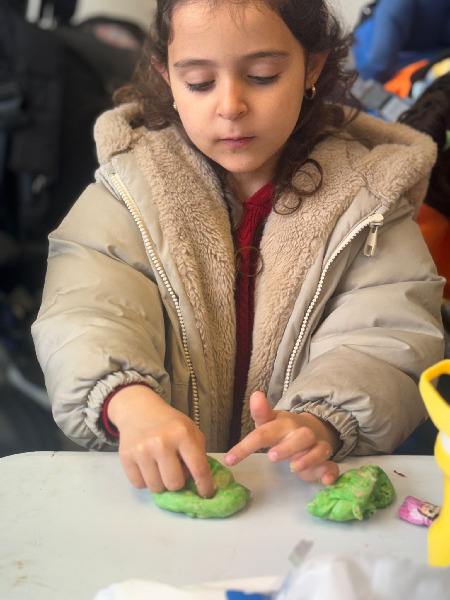 הכנת חלות צבעוניות וארוחת בוקר משותפת