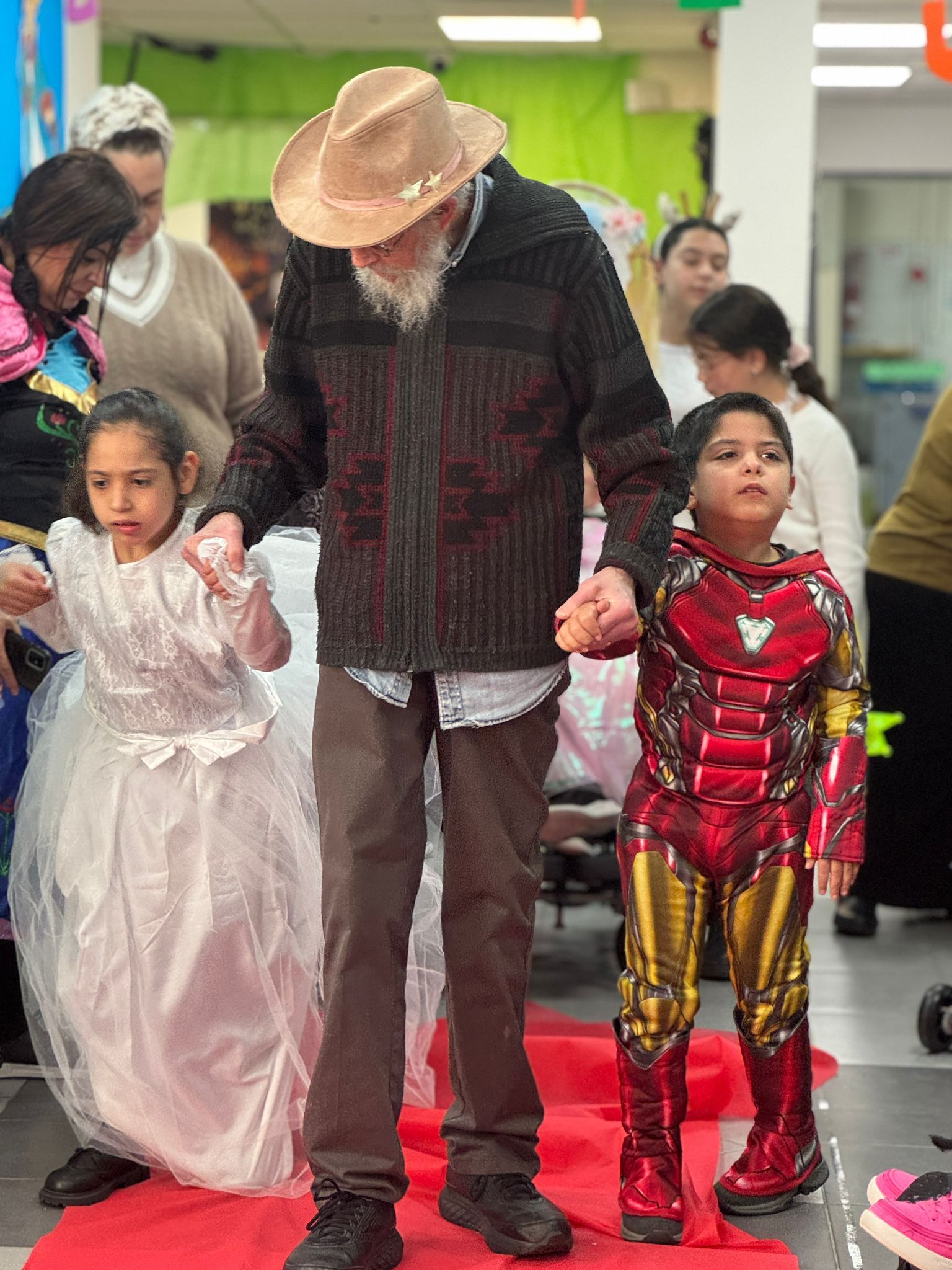 תהלוכת תחפושות מהבית