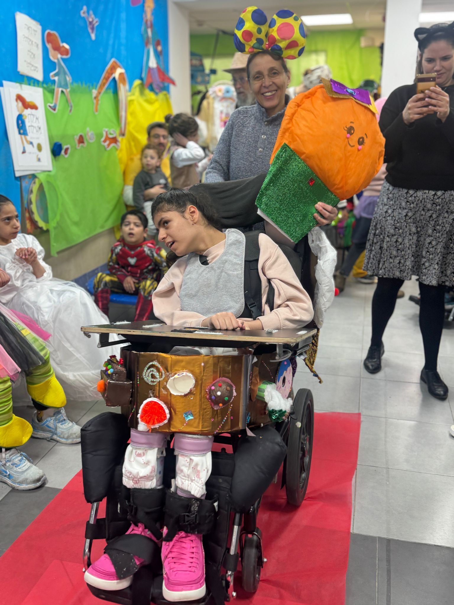 תהלוכת תחפושות מהבית