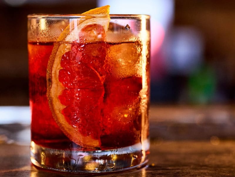 Ricard - Campari -  Martini rouge & blanc - Montebello