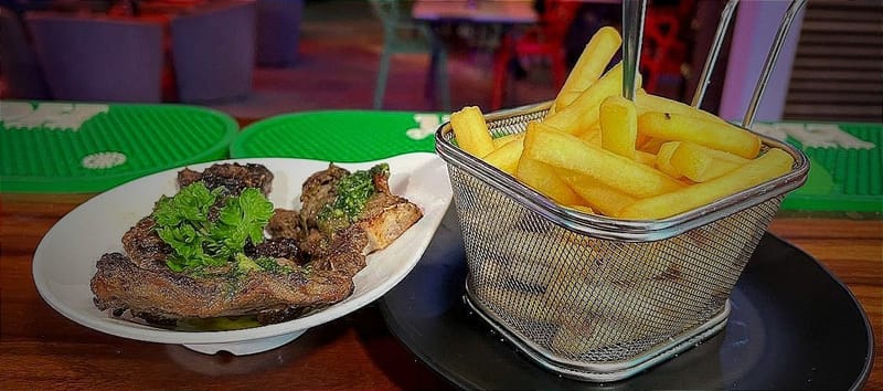 Côtelettes d'agneaux frites