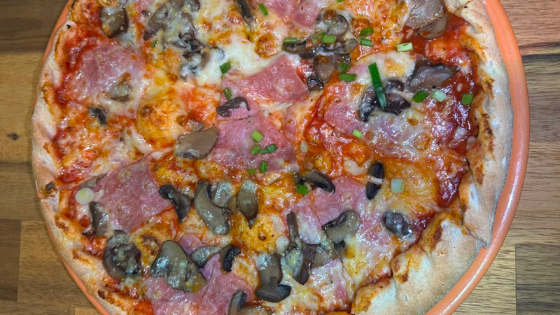 🔴 RÉGINA  (Calzone)*