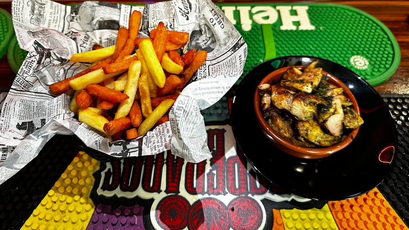 Tapas haut de cuisse de Poulets grillés, Frites