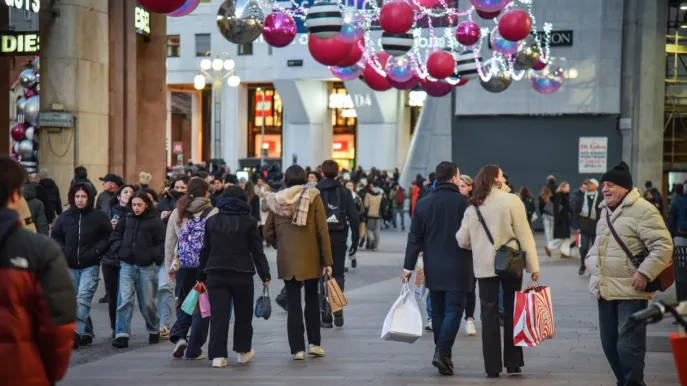 Sciopero dei negozi il 24 e 31 dicembre, gli orari della protesta di Natale