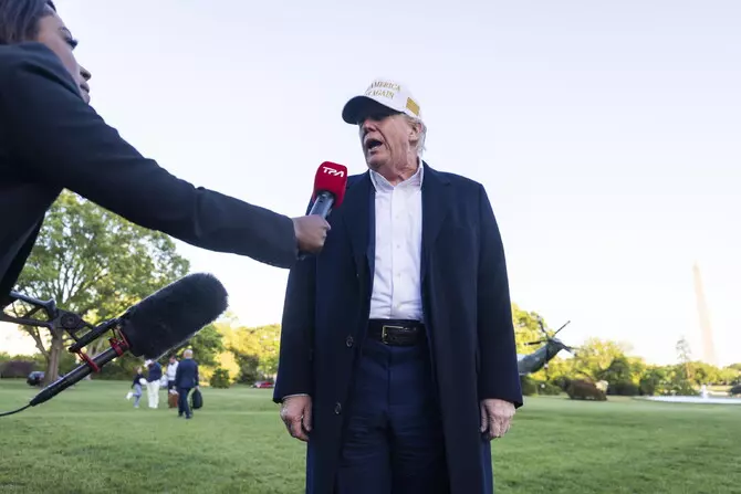 Trump allenta i dazi sulle auto, 'avremo un accordo equo con la Cina'