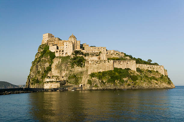 La storia dell’isola d’Ischia dalle origini al Quattrocento