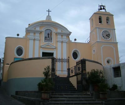 CHIESA PARROCCHIALE DI PANZA ( d'ascia)