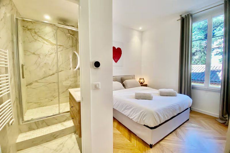 6 personnes - 4 pièces - 3 salles de douches