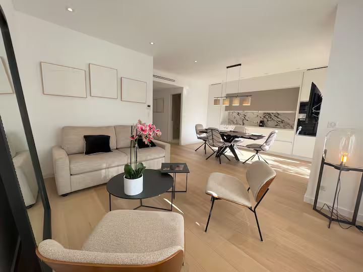 5 personnes - 3 pièces - 3 salle de douches