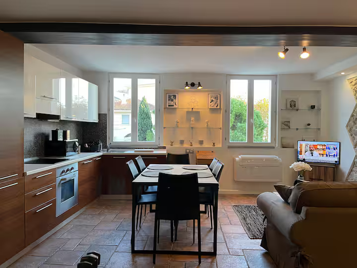 6 personnes - 2 chambres - 2 salles de couches 