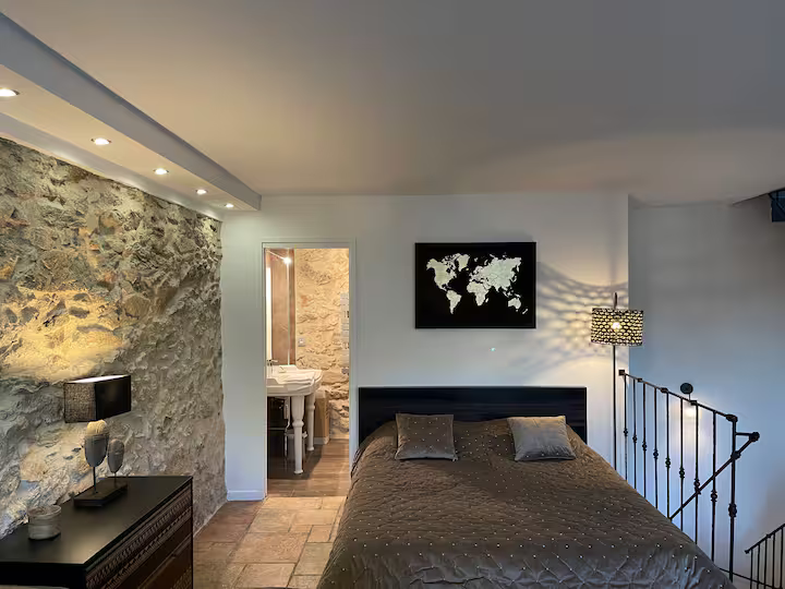 6 personnes - 2 chambres - 2 salles de couches 