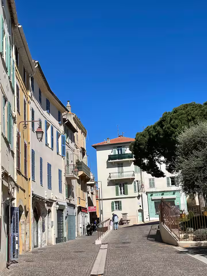 6 personnes - 2 chambres - 2 salles de couches 