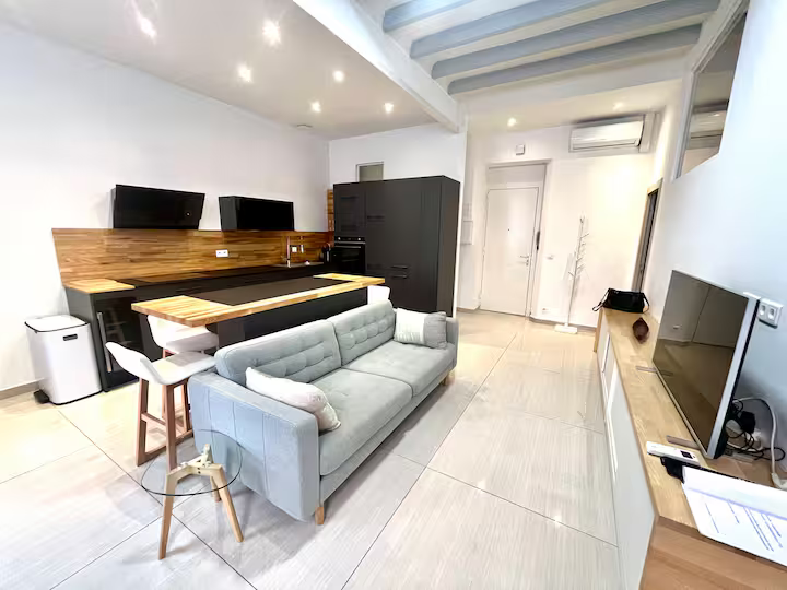 4 personnes - 2 chambres - 2 salles de douches - Garage