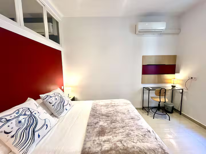 4 personnes - 2 chambres - 2 salles de douches - Garage