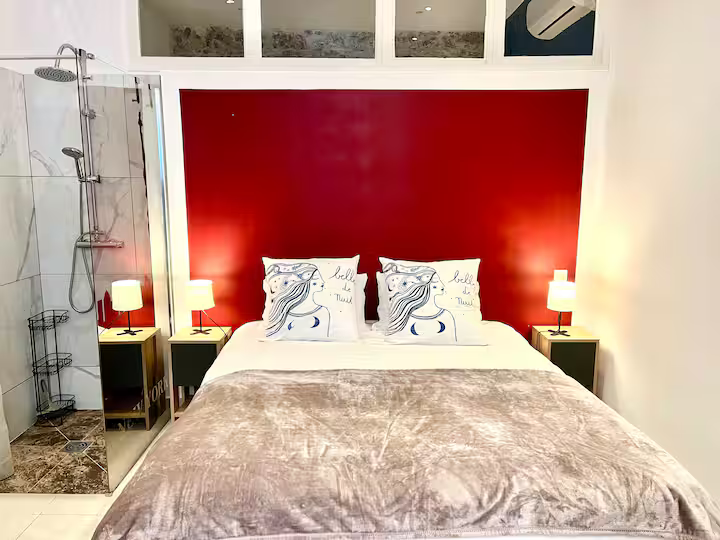 4 personnes - 2 chambres - 2 salles de douches - Garage