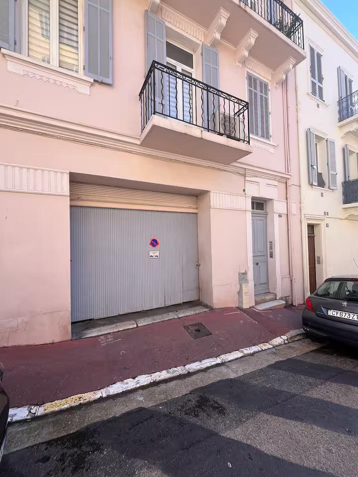 4 personnes - 2 chambres - 2 salles de douches - Garage