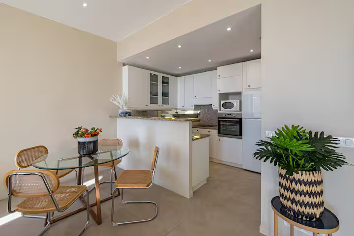 4 personnes - 1 chambre - 1 salle de douche