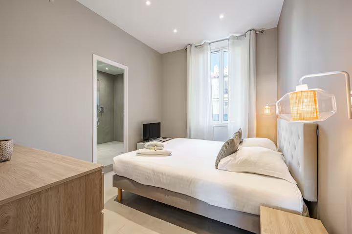 4 personnes - 1 chambre - 1 salle de douche