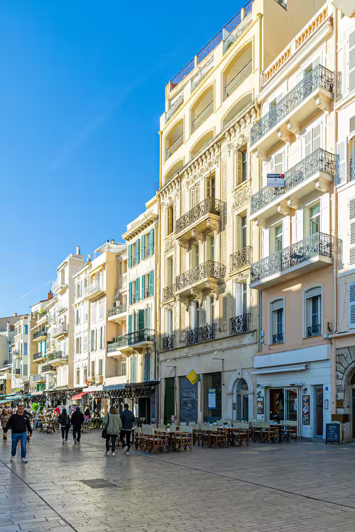 4 personnes - 1 chambre - 1 salle de douche