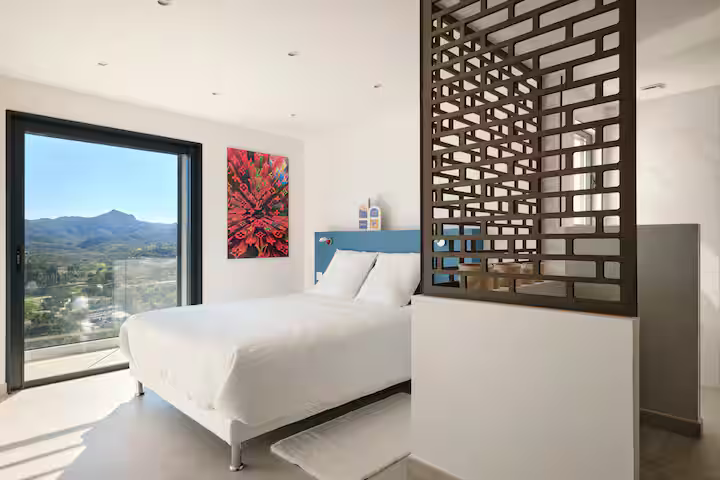 10 personnes - 5 chambres - 5 salles de douches 