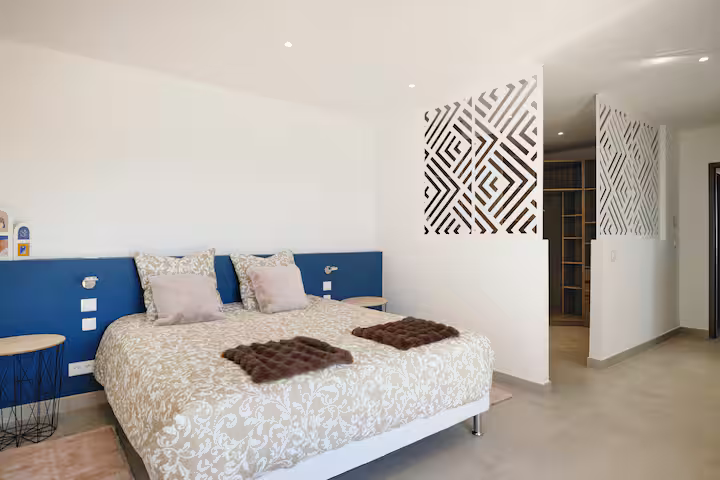 10 personnes - 5 chambres - 5 salles de douches 