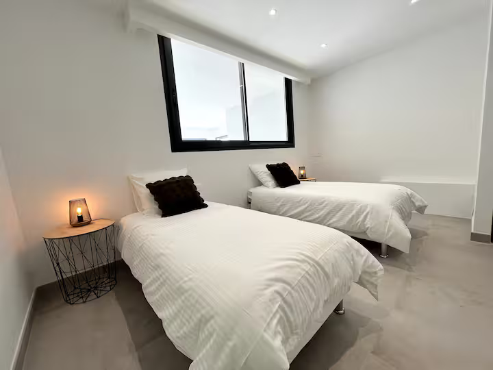 10 personnes - 5 chambres - 5 salles de douches 