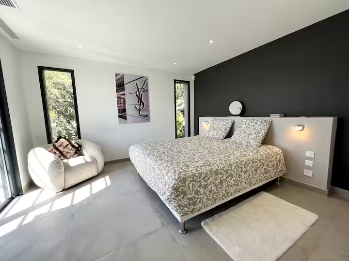 10 personnes - 5 chambres - 5 salles de douches 