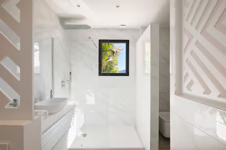 10 personnes - 5 chambres - 5 salles de douches 