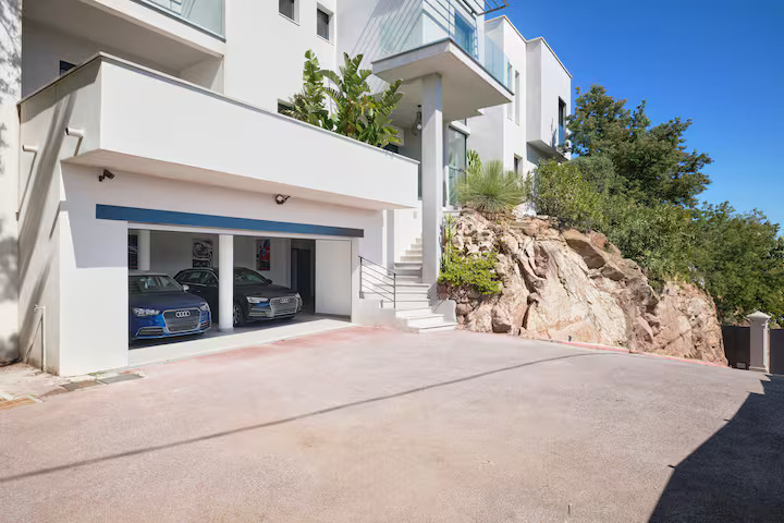 10 personnes - 5 chambres - 5 salles de douches 