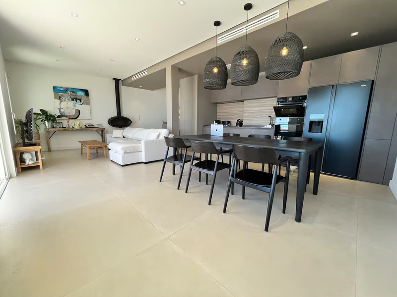 8 personnes - 3 chambres - 3 salles de douches