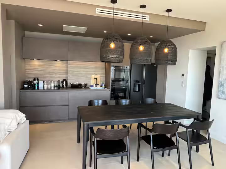 8 personnes - 3 chambres - 3 salles de douches