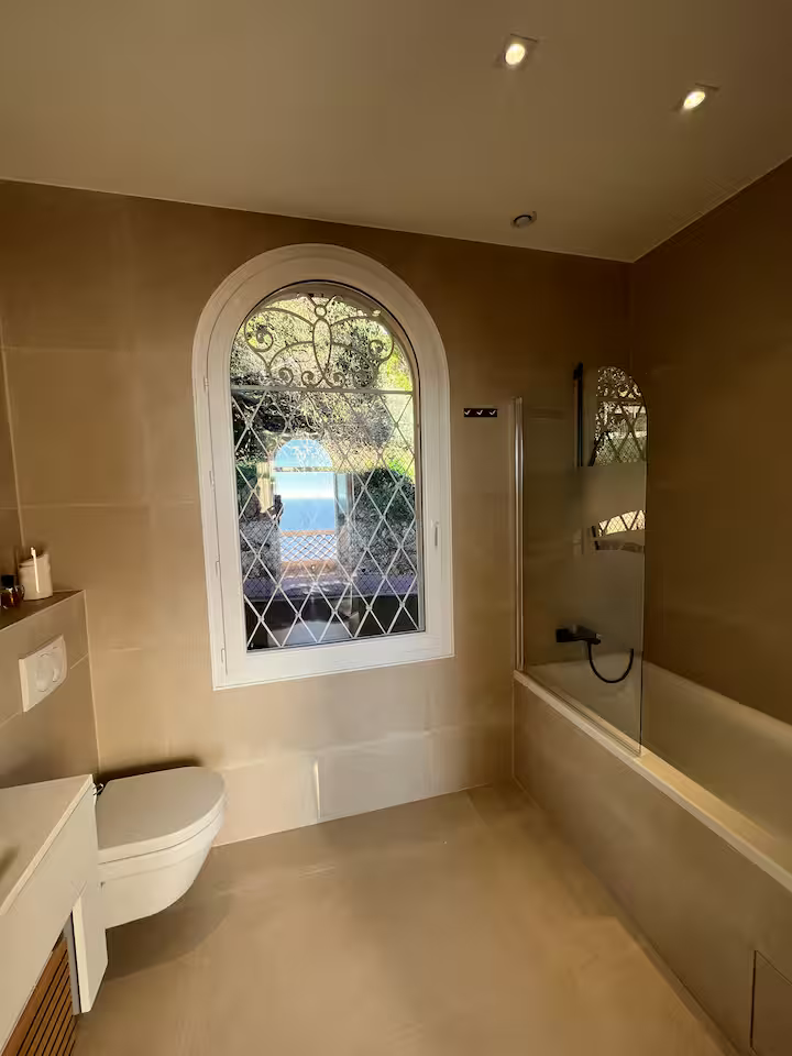 8 personnes - 3 chambres - 3 salles de douches