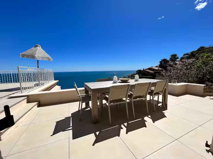 8 personnes - 3 chambres - 3 salles de douches