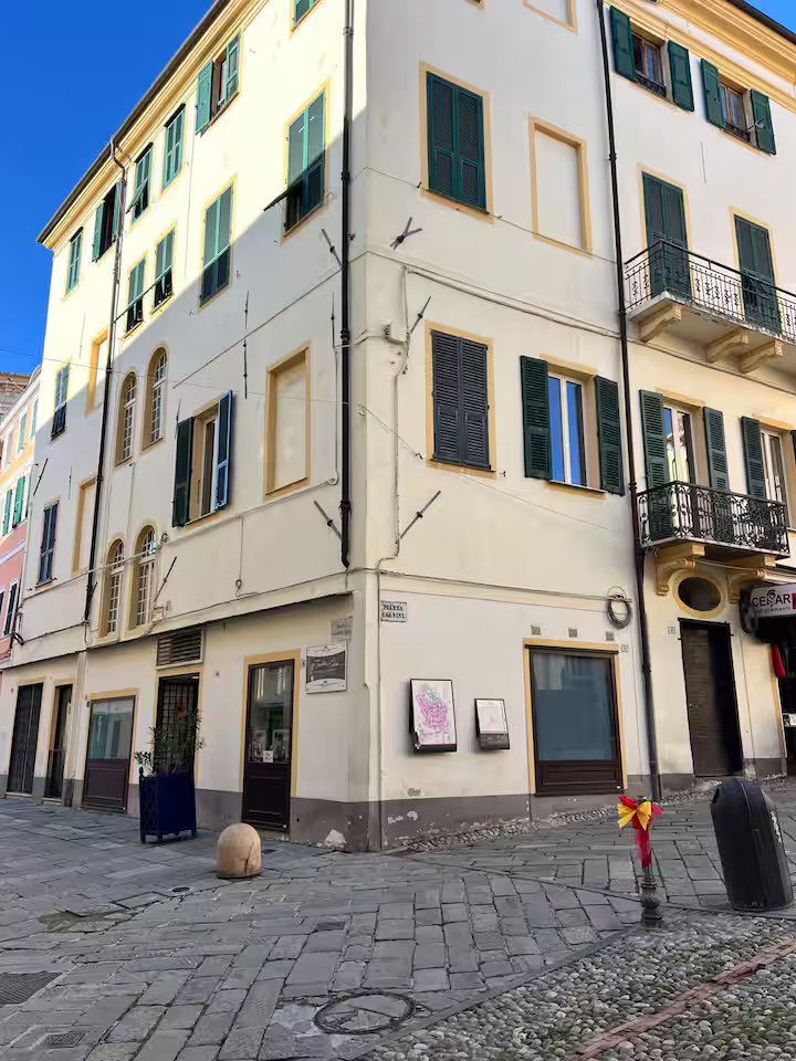 6 personnes - 2 chambres - 1 salle de douche  