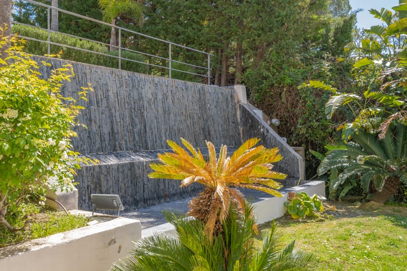 6 pieces - 3 salles de bain - piscine