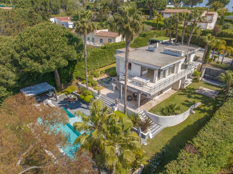 6 pieces - 3 salles de bain - piscine