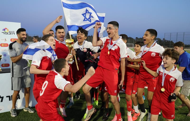 קהילה, חוסן וכדורגל: 26 כפרי נוער חתמו עונה מיוחדת בליגת הכפר באירוע סיום מרגש