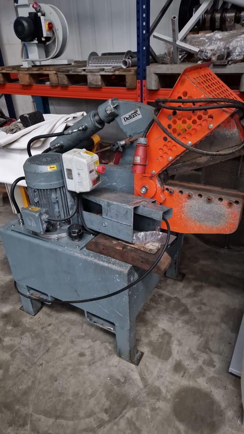 Used Deltax 300 Alligator Shear