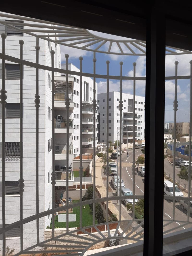 סורגים ישרים / בטן לחלונות 