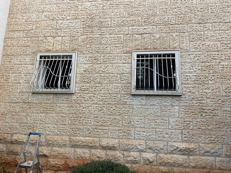 סורגים ישרים / בטן לחלונות 