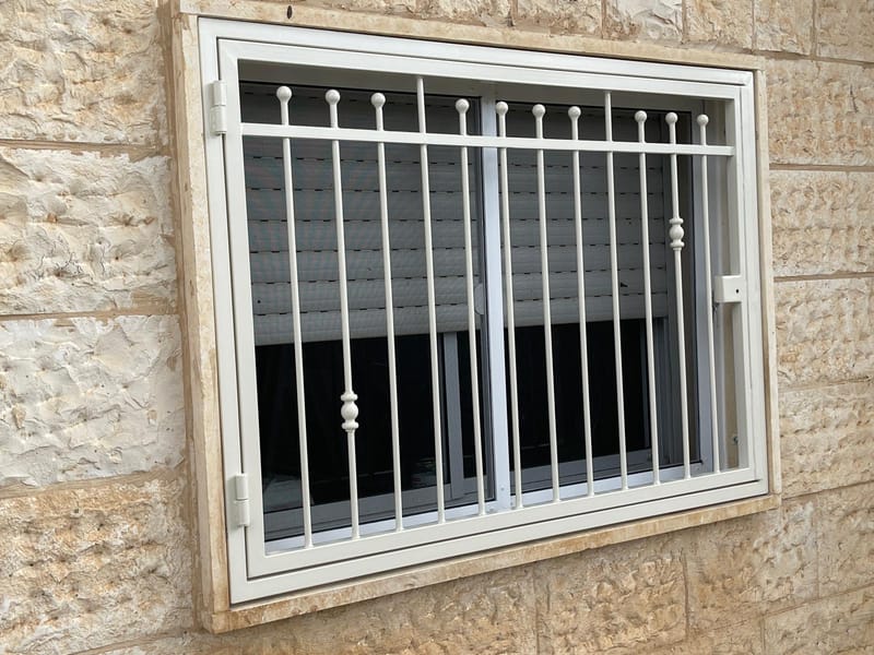 סורגים ישרים / בטן לחלונות 