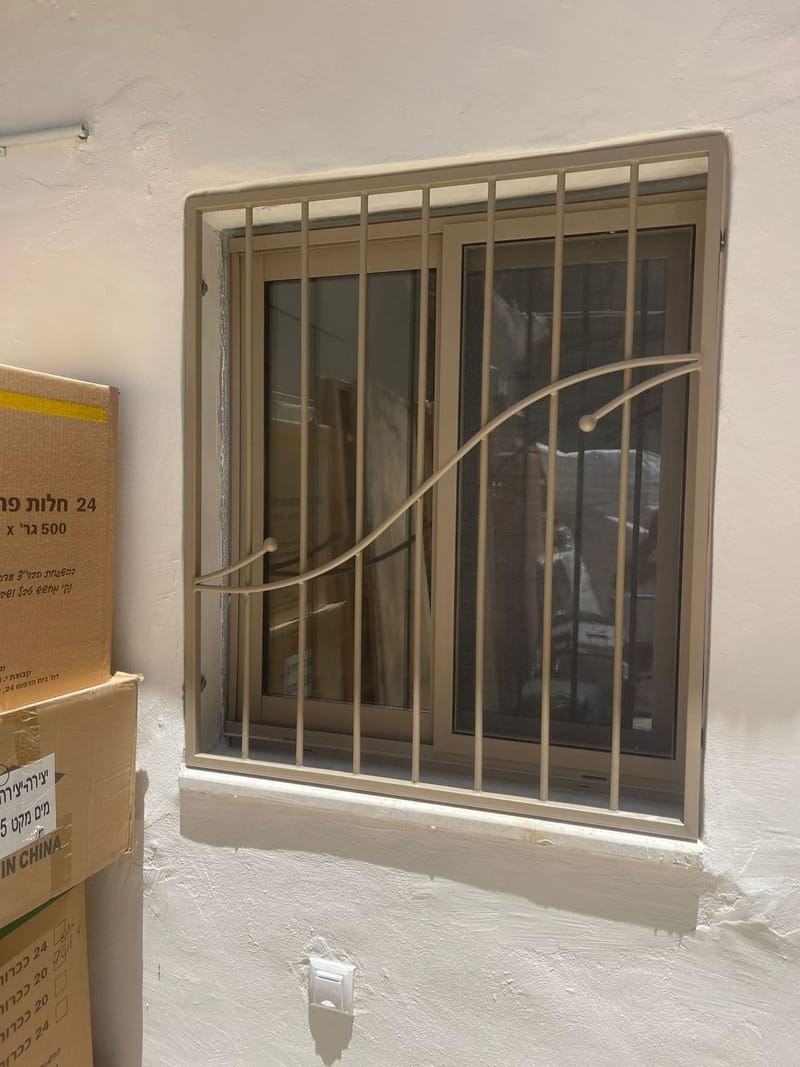 סורגים ישרים / בטן לחלונות 