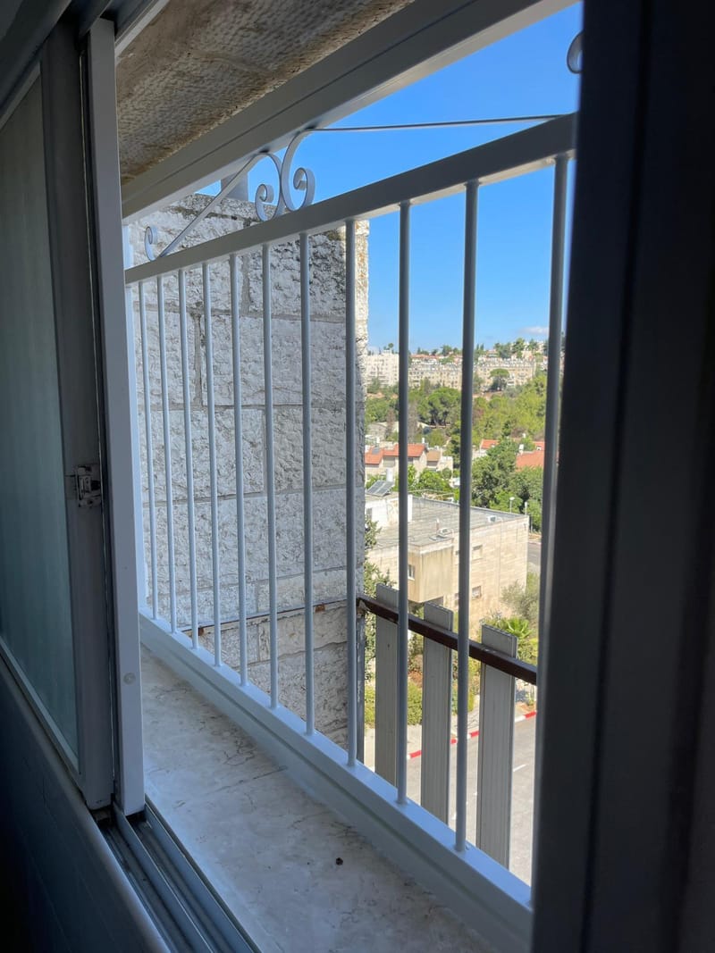 סורגים ישרים / בטן לחלונות 