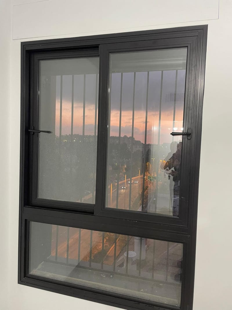 חלונות / ויטרינות פרופיל בלגי 7300 /4300