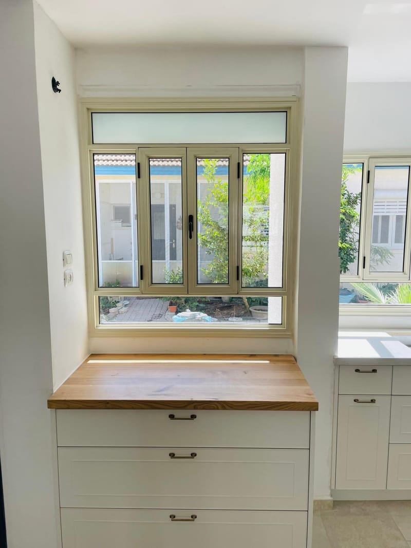 חלונות / ויטרינות פרופיל בלגי 7300 /4300