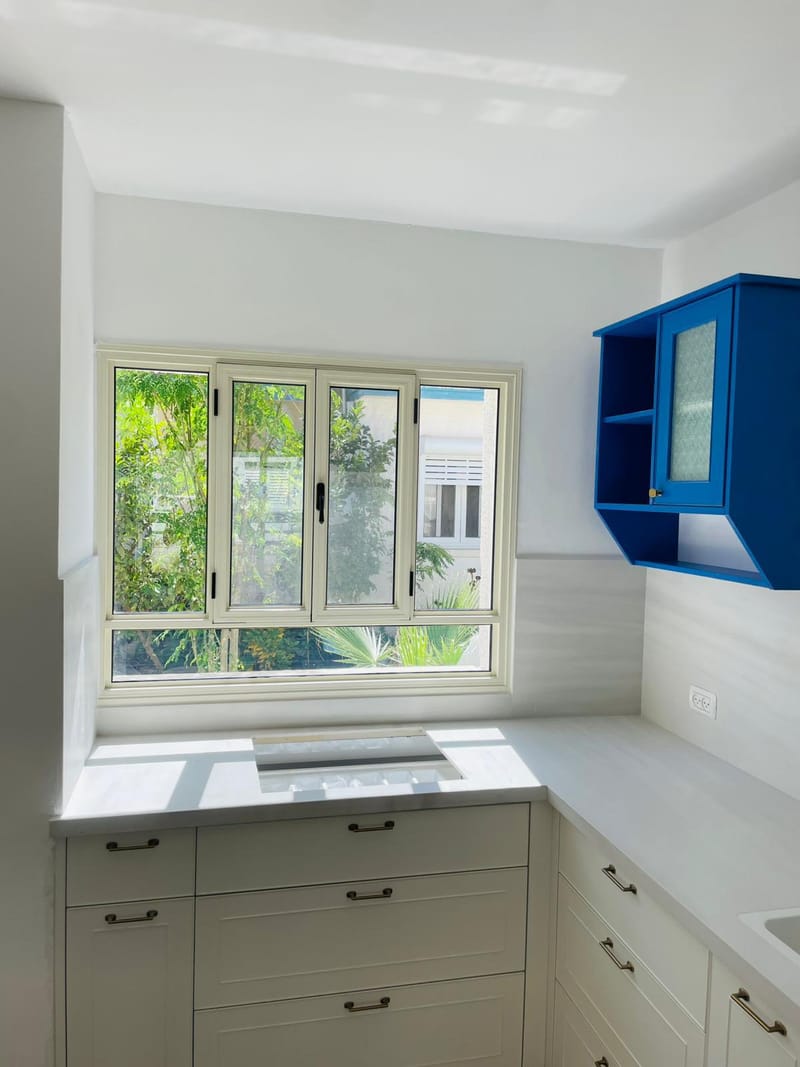 חלונות / ויטרינות פרופיל בלגי 7300 /4300