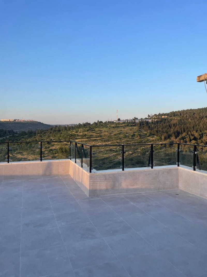 המעקות שלנו 